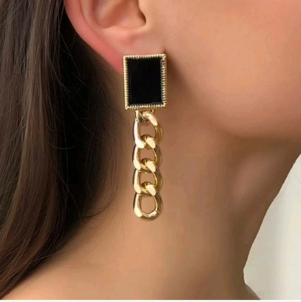 Long Faux Black Onyx  & Goldtone Chainlink Pierced Earrings